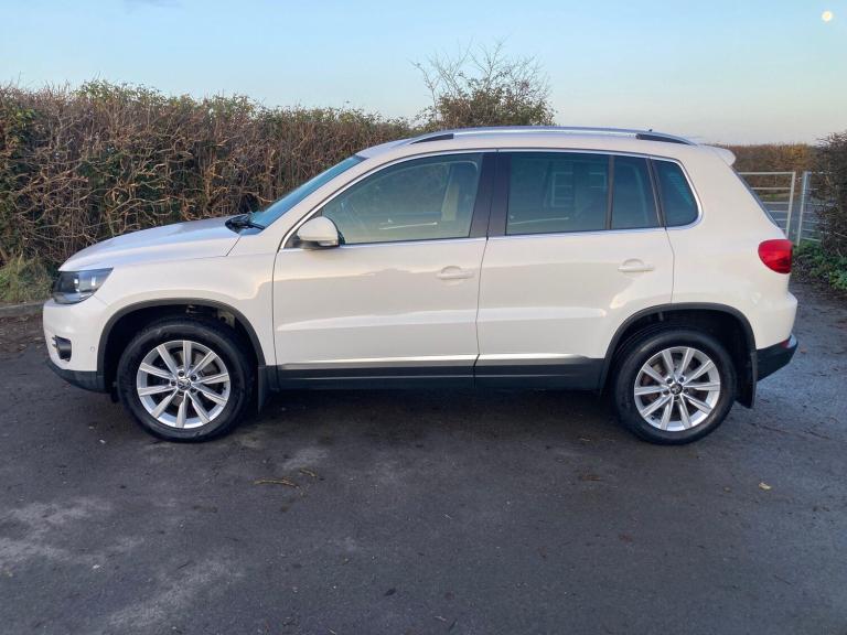 2013 Volkswagen Tiguan 2.0 TDI BlueMotion Tech SE 4WD Euro 5 (s/s) 5dr ESTATE Diesel Manual