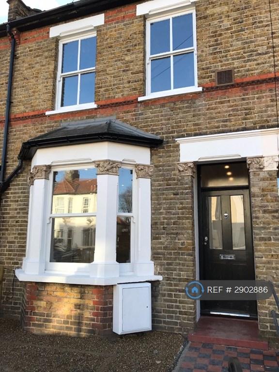 3 bedroom house in Albion Road, Hounslow, TW3 (3 bed) (#2902886)