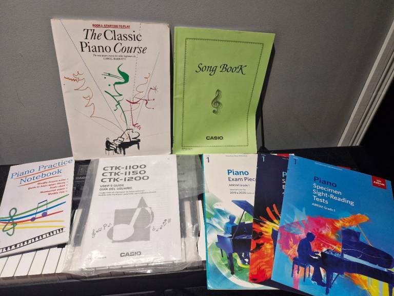 Casio ctk 1160 key board with stand and various books