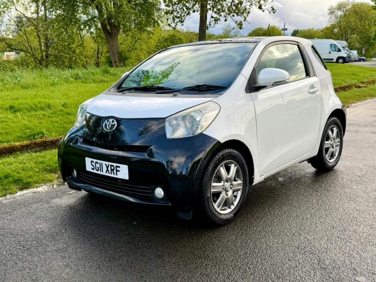 AUTO - PERFECT FIRST CAR OR CITY RUNAROUND - AUTOMATIC - 2011 TOYOTA IQ - LONG MOT - ULEZ COMPLIANT