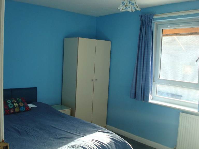 Modern double room for 1 person to let in South Bermondsey