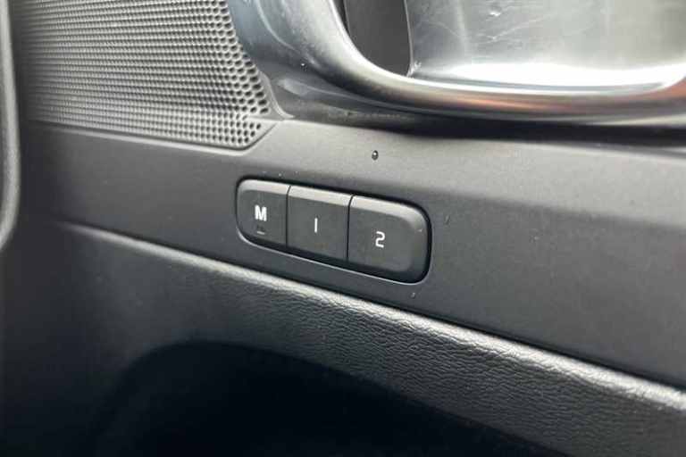 2020 Volvo XC40 2.0 D4 Inscription Pro SUV 5dr Diesel Auto AWD Euro 6 (s/s) (190 ps) SUV Diesel A...