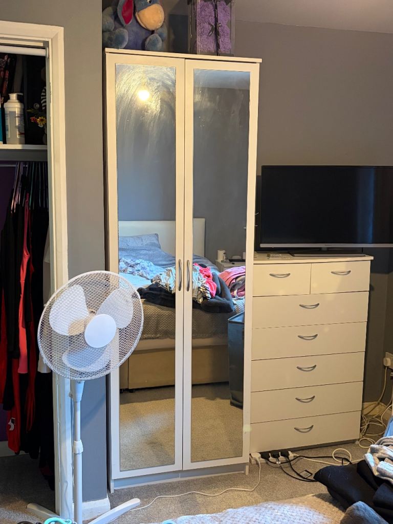 Mirrored wardrobe