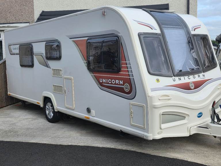 Bailey unicorn cadiz 4 berth 2013 in stunning  mover solar awning