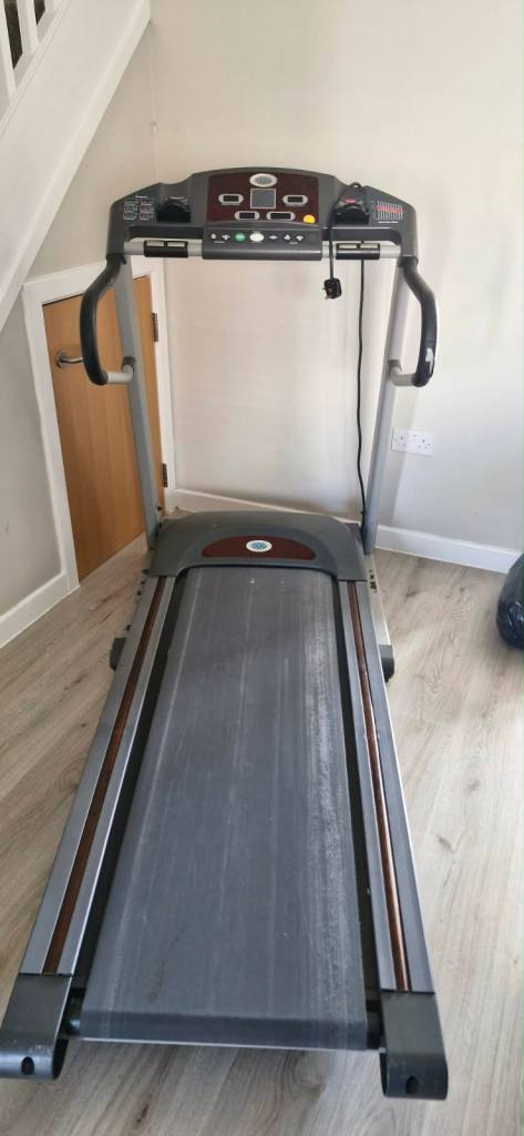 Grey Horizon Fitness Treadmill – Good Condition & Fully Working