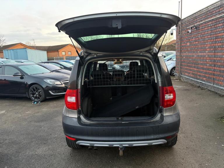 2010 Skoda Yeti 2.0 TDI CR Elegance 4x4 5dr HATCHBACK DIESEL Manual