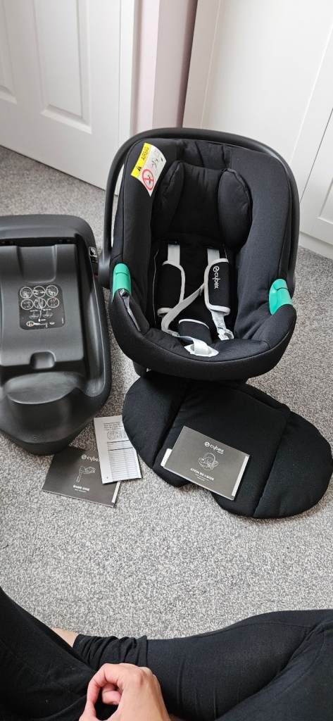 Cybex Aton B2 i-Size Infant Carrier Car Seat with Isofix Base