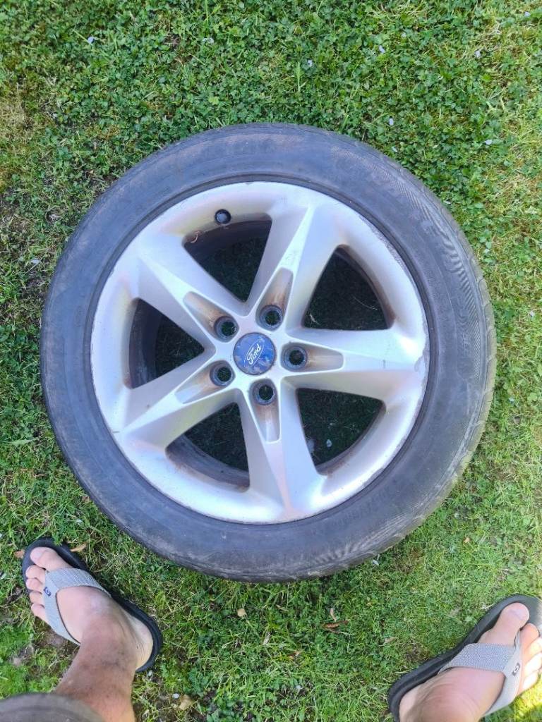 Ford focus 09 alloy wheel will fit other fords 