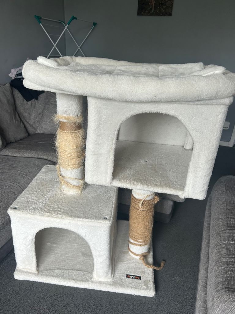 Cat tree