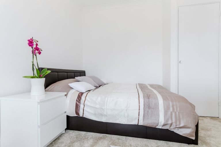 Double room for rent in Hammersmith,£230p/week all bills included 