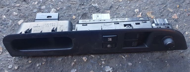Suzuki Swift Right Side Front Window Switch 2007