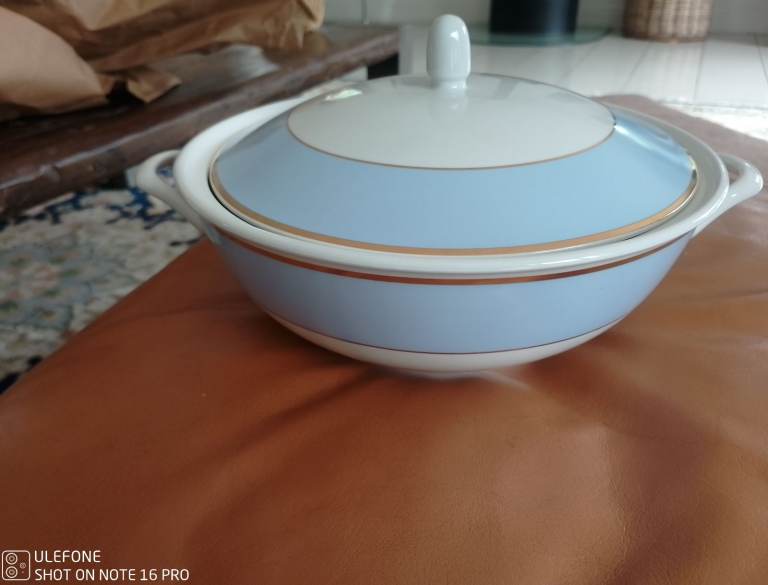 Doulton casserole dish with lid 