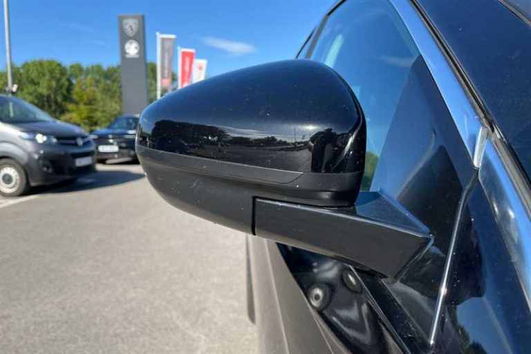 2021 Vauxhall Grandland X 1.2 Turbo SRi Nav 5dr HATCHBACK PETROL Manual