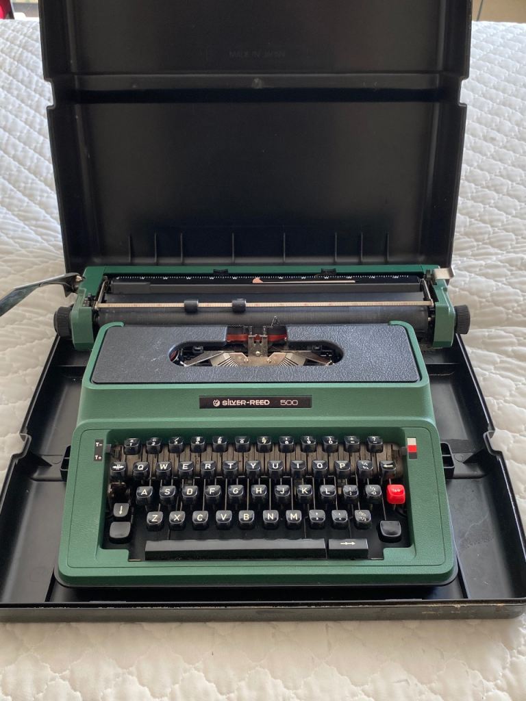 Silver Reed 500 Typewriter