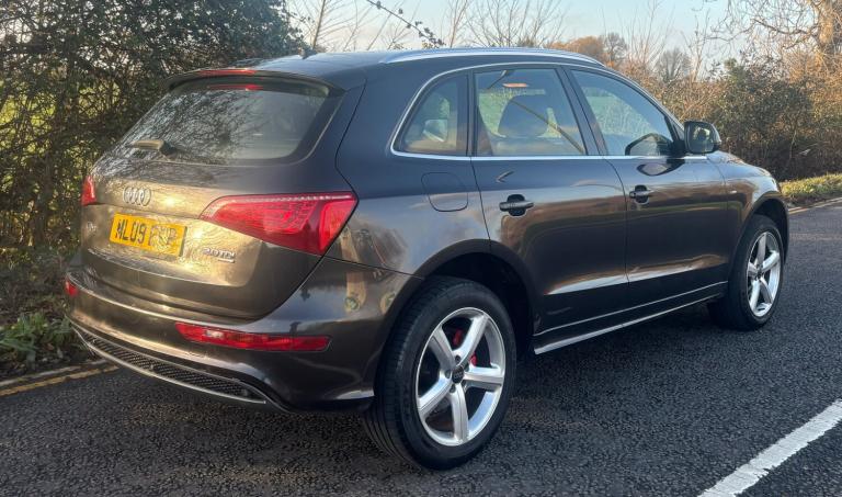 2009 Audi Q5 2.0 TDI QUATTRO S LINE - FIVE DOOR - SIX SPEED MANUAL - FULLY LOADED  ESTATE Diesel ...