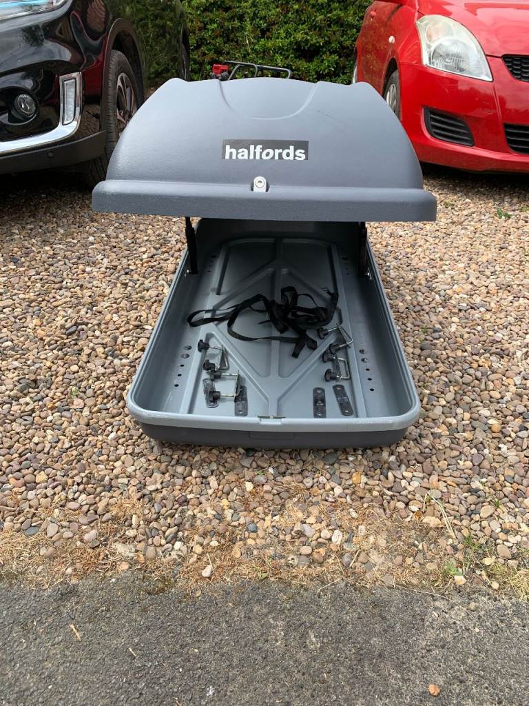 Halfords roof box 
