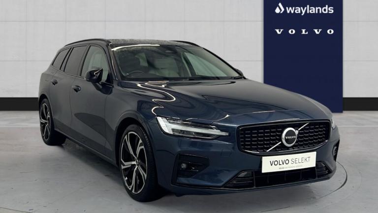 2025 Volvo V60 Plus, B4 Mild hybrid, Petrol, Dark (Blond Leather, BLIS, Heated Seats) Estate Petr...