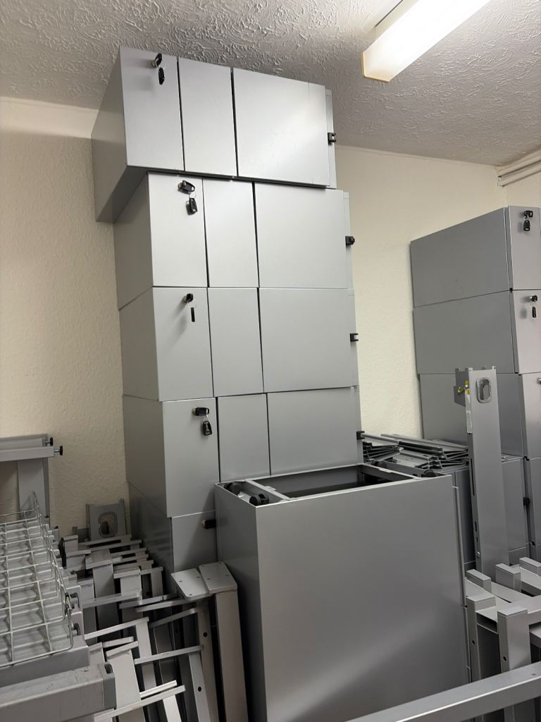 Used secondhand metal 3 drawers under desk Office storage 