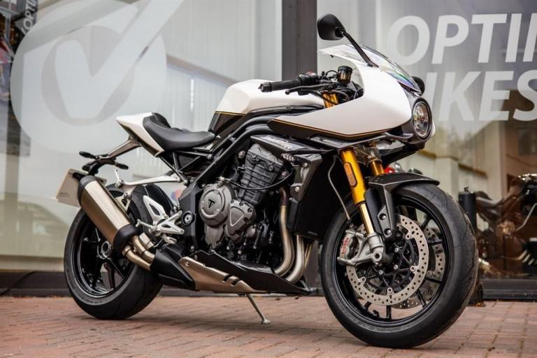 image for Triumph Speed Triple RR ! LOW MILES ! STUNNING