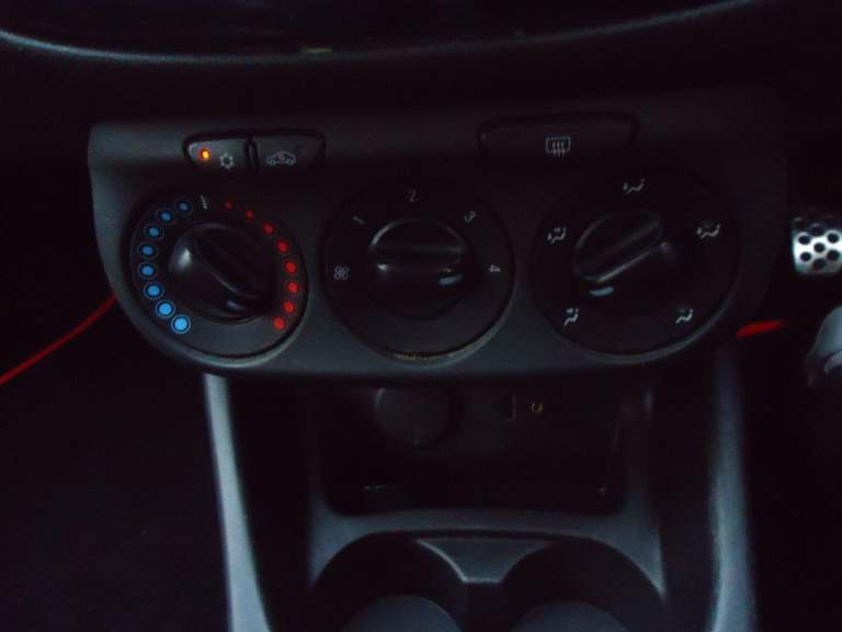 VAUXHALL CORSA 1.4 i ecoTEC Limited Edition Red Manual Petrol 2015