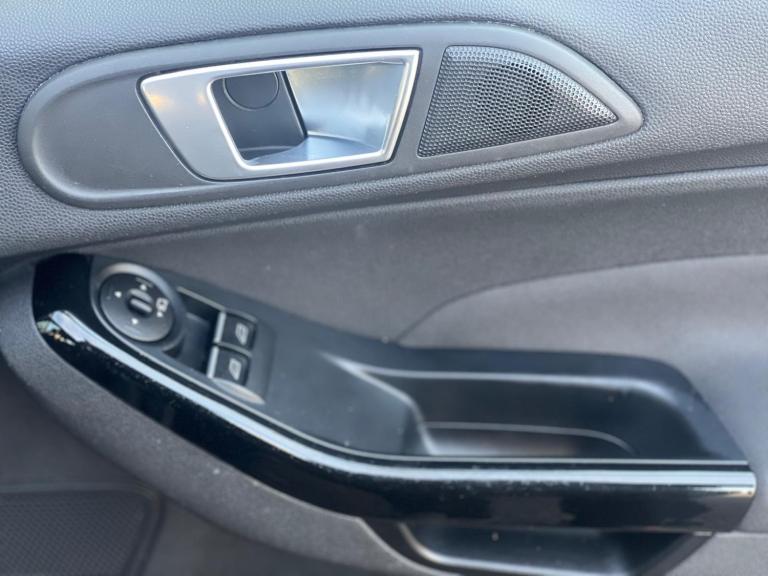 2016 Ford Fiesta 1.0 EcoBoost Zetec 5dr HATCHBACK PETROL Manual