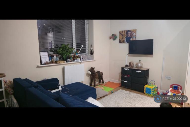 2 bedroom flat in Lowry Court, Harrow, HA3 (2 bed) (#2699043)