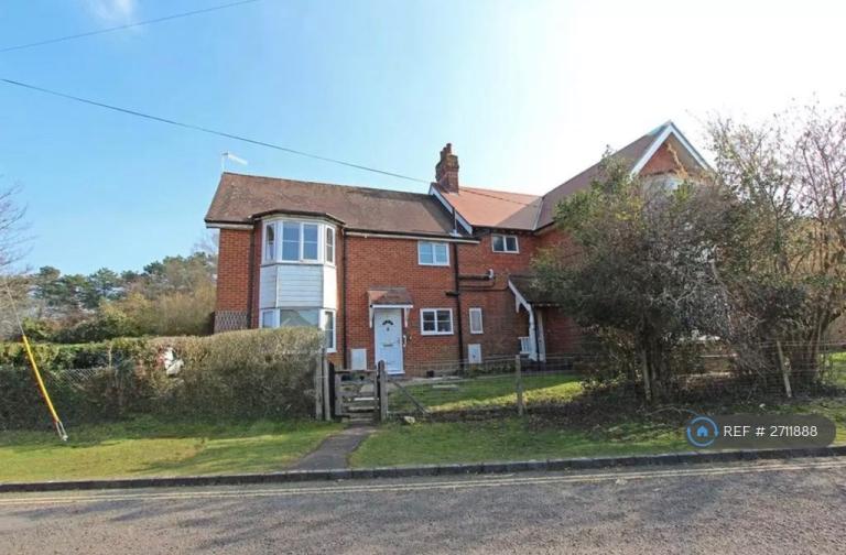 1 bedroom flat in Eastbank Road, Brockenhurst, SO42 (1 bed) (#2711888)