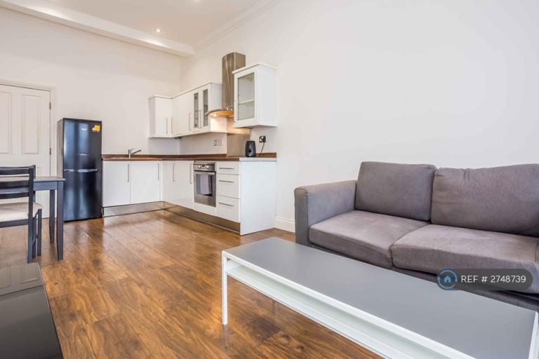 1 bedroom flat in City Apartments, Sunderland, SR1 (1 bed) (#2748739)