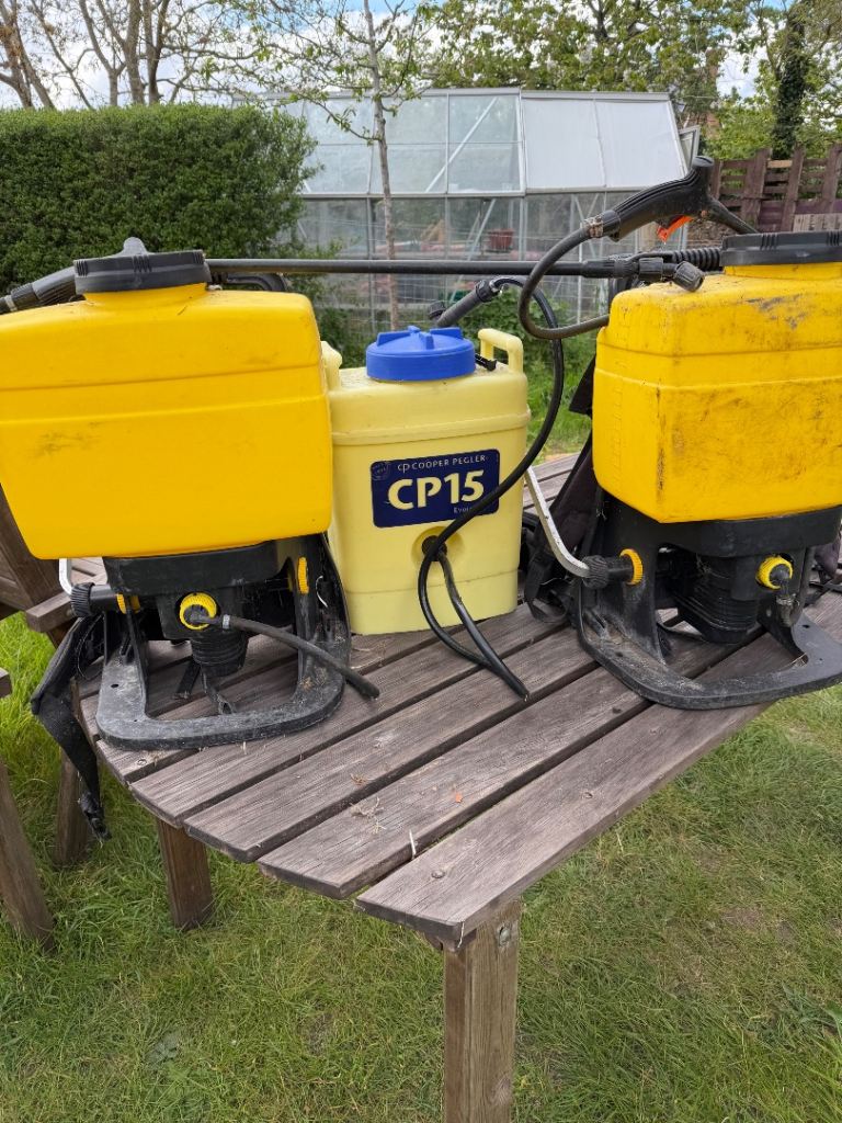 Knapsack sprayers