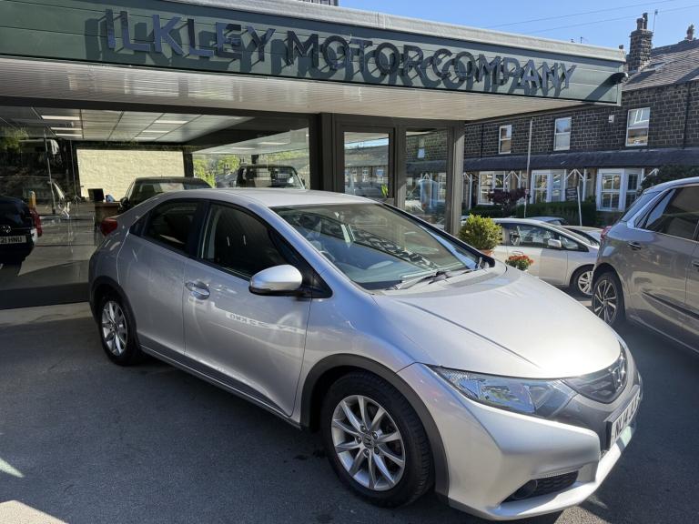 2014 (14) Honda Civic ES 1.8 VTEC 53588 miles 12 Months Mot Silver