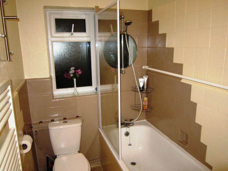 Good Size-High Spec Double Room to rent, Ealing – Pitshanger – Hanger Lane 