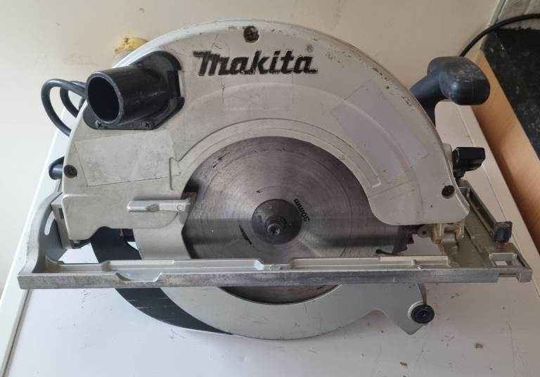 Makita saw