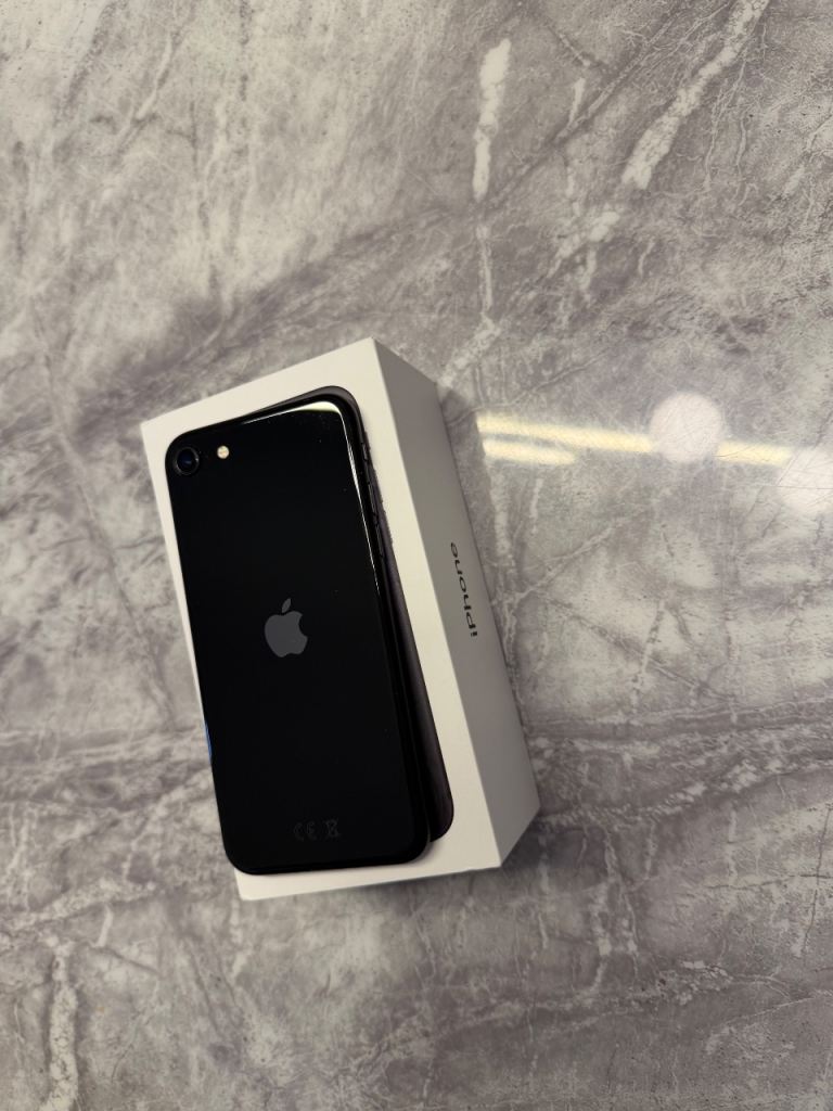 Apple iPhone SE 2nd Gen 64GB Unlocked