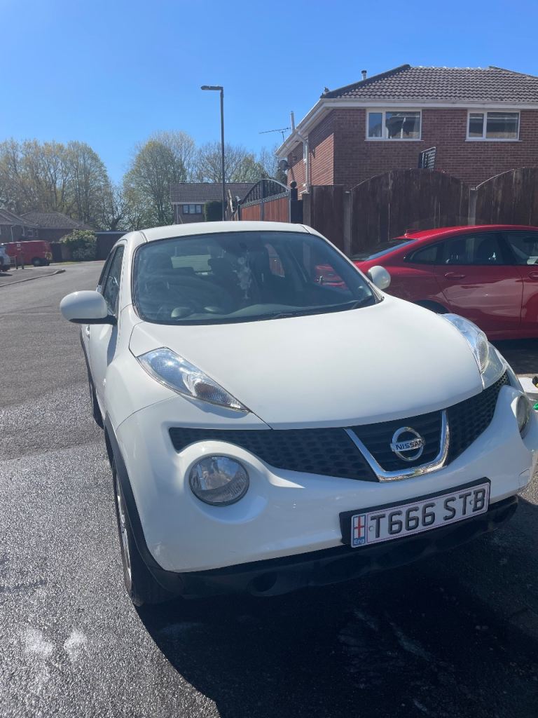 Nissan, JUKE, Hatchback, 2013, Manual, 1598 (cc), 5 doors