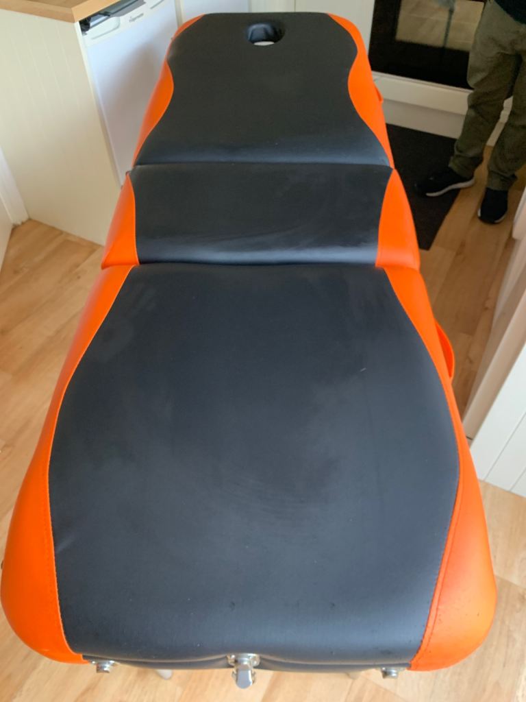 Portable padded massage/sports injury/ beauty table