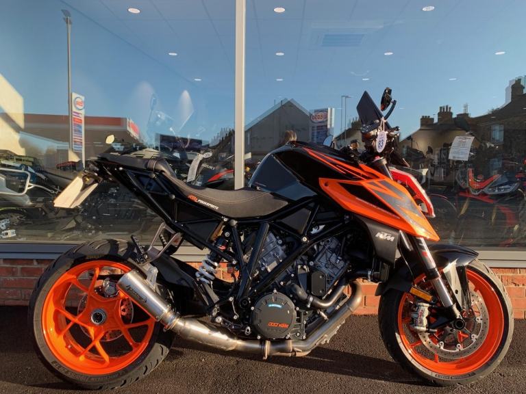 KTM 1290 SUPERDUKE R - QUICKSHIFTER - HP CORSE EXHAUST