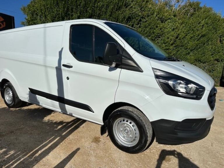 2022 Ford Transit Custom T300 2.0TDCi LEADER LWB L2 105PS Medium Van Diesel Manual