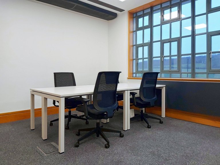 Renfrew - PA49LH \ Private Office for 1 Person