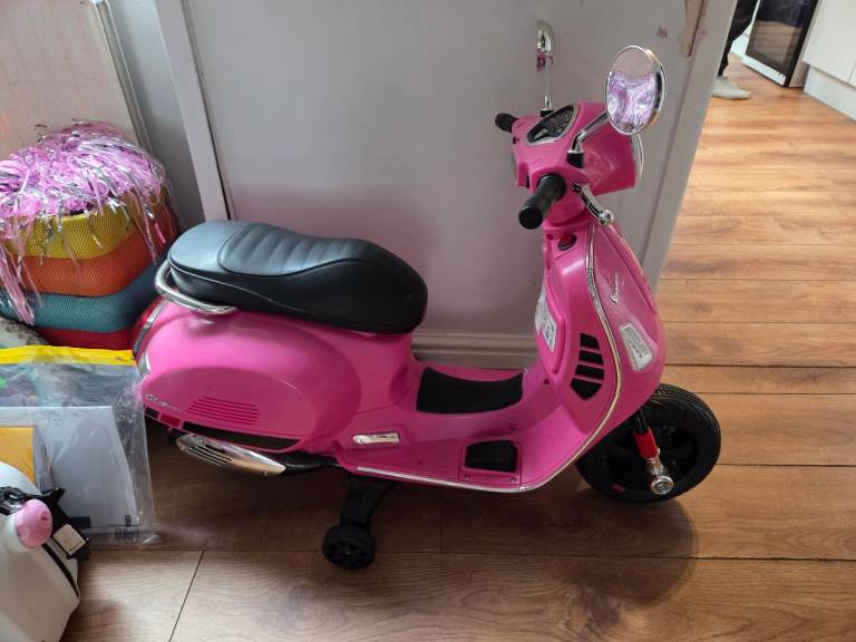 Vespa Ride on scooter