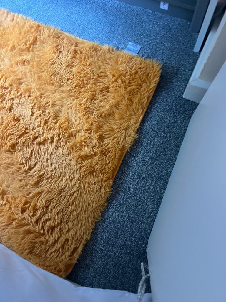 Throw cushion mat