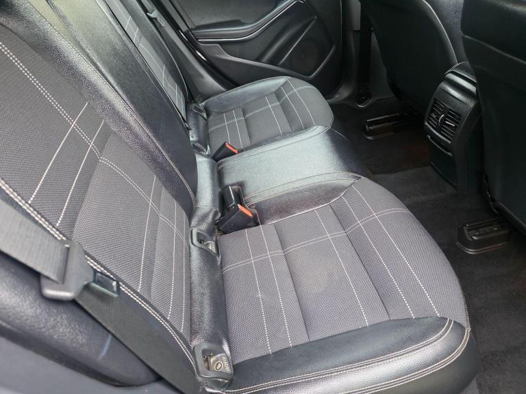 2015 Mercedes-Benz CLA 2.1 CLA220 CDI Sport Coupe 7G-DCT Euro 6 (s/s) 4dr SALOON Diesel Automatic