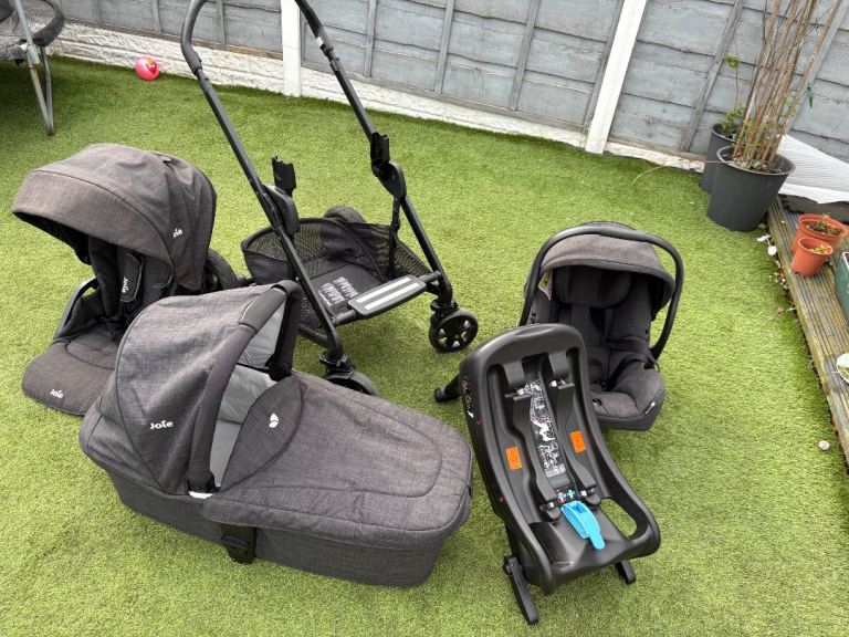 Joie Versatrax E Trio i-Snug Travel System with Ramble Carrycot & i-Base Encore