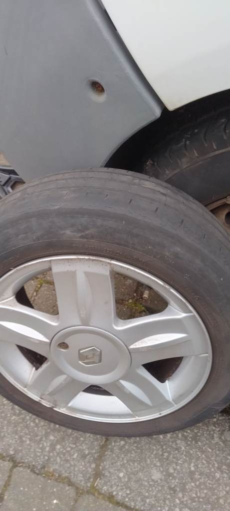 For sale used Renault Clio alloys with tyres