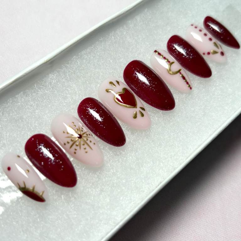 PRESS-ON NAILS UK: Handmade reusable false nails 