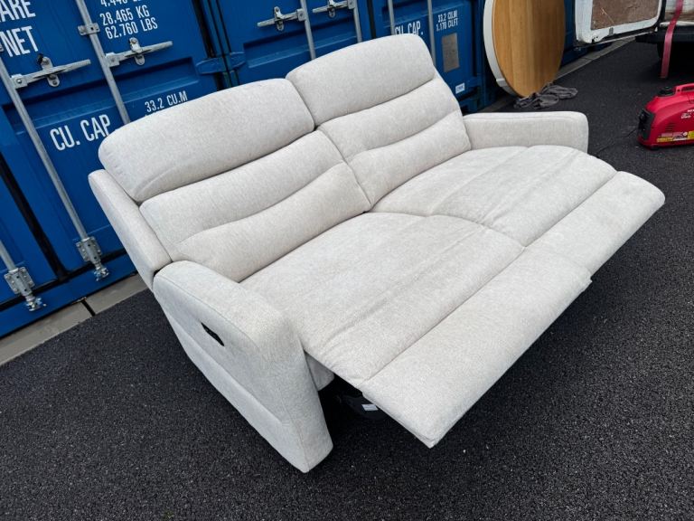 Electric recliner sofa in excellent condition, possible delivery 