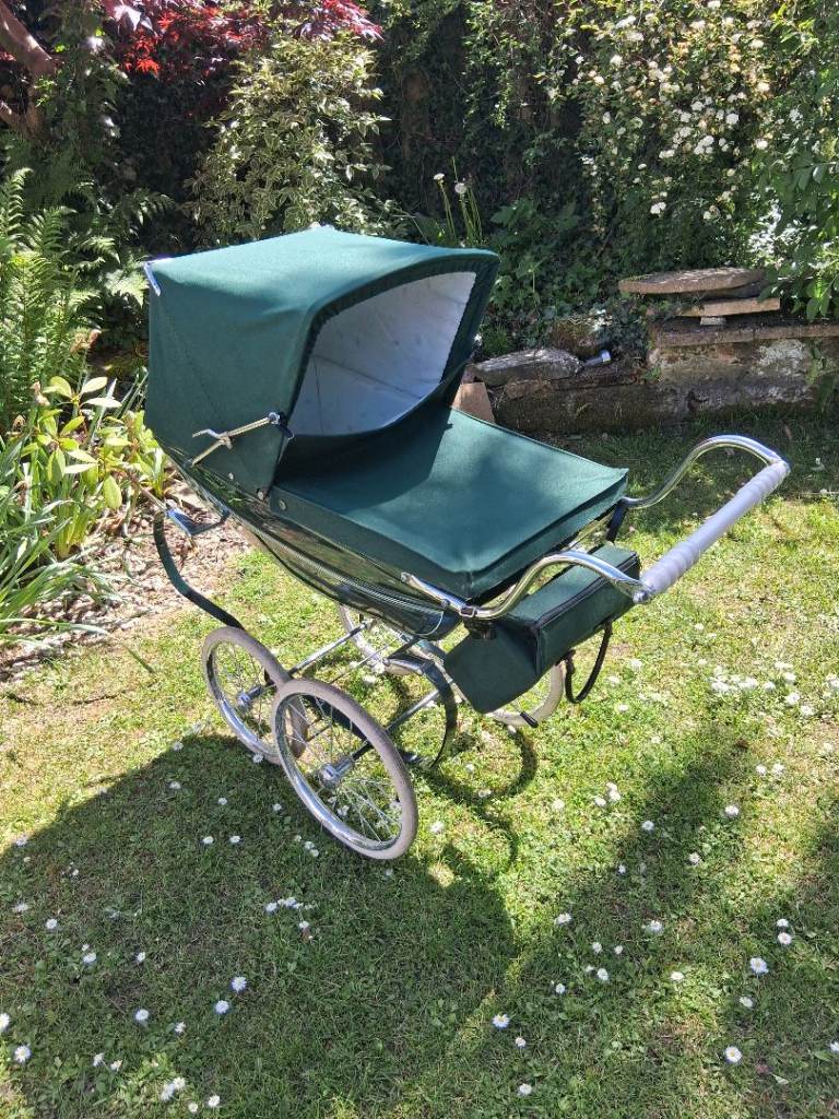 Silver Cross Coach-built dolls pram