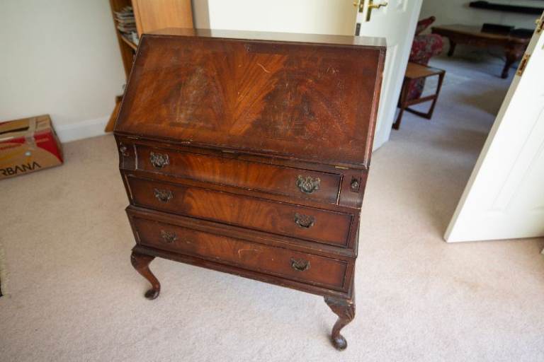 Wooden Bureau Desk with Drawers 