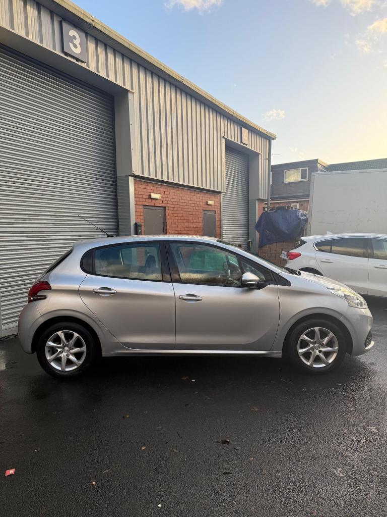 2015 Peugeot 208 1.2 PureTech 82 Active 5dr HATCHBACK PETROL Manual