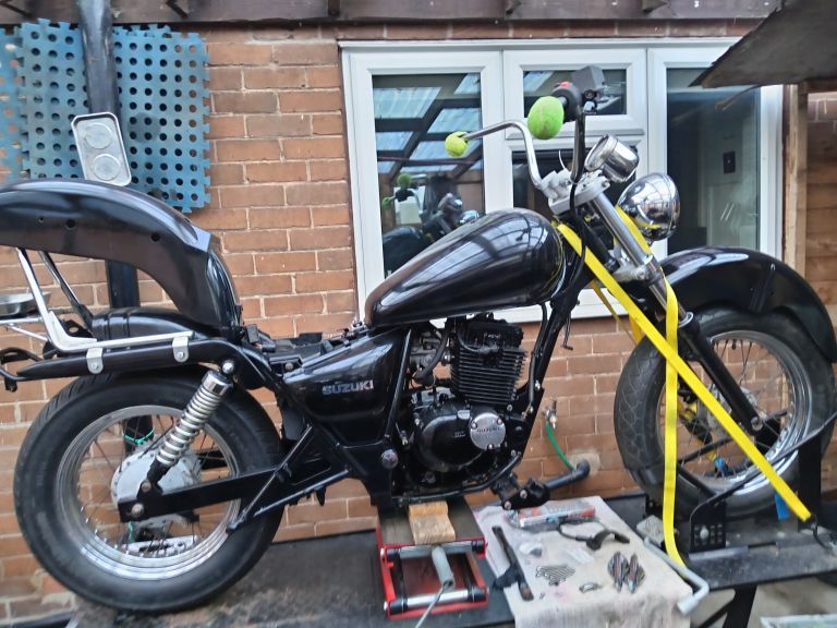 Suzuki, GZ, 2010, 124 (cc)