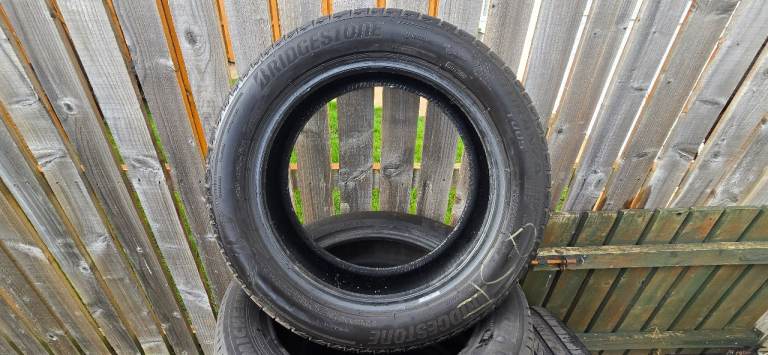 Bridgestone 215/55/17 x2
